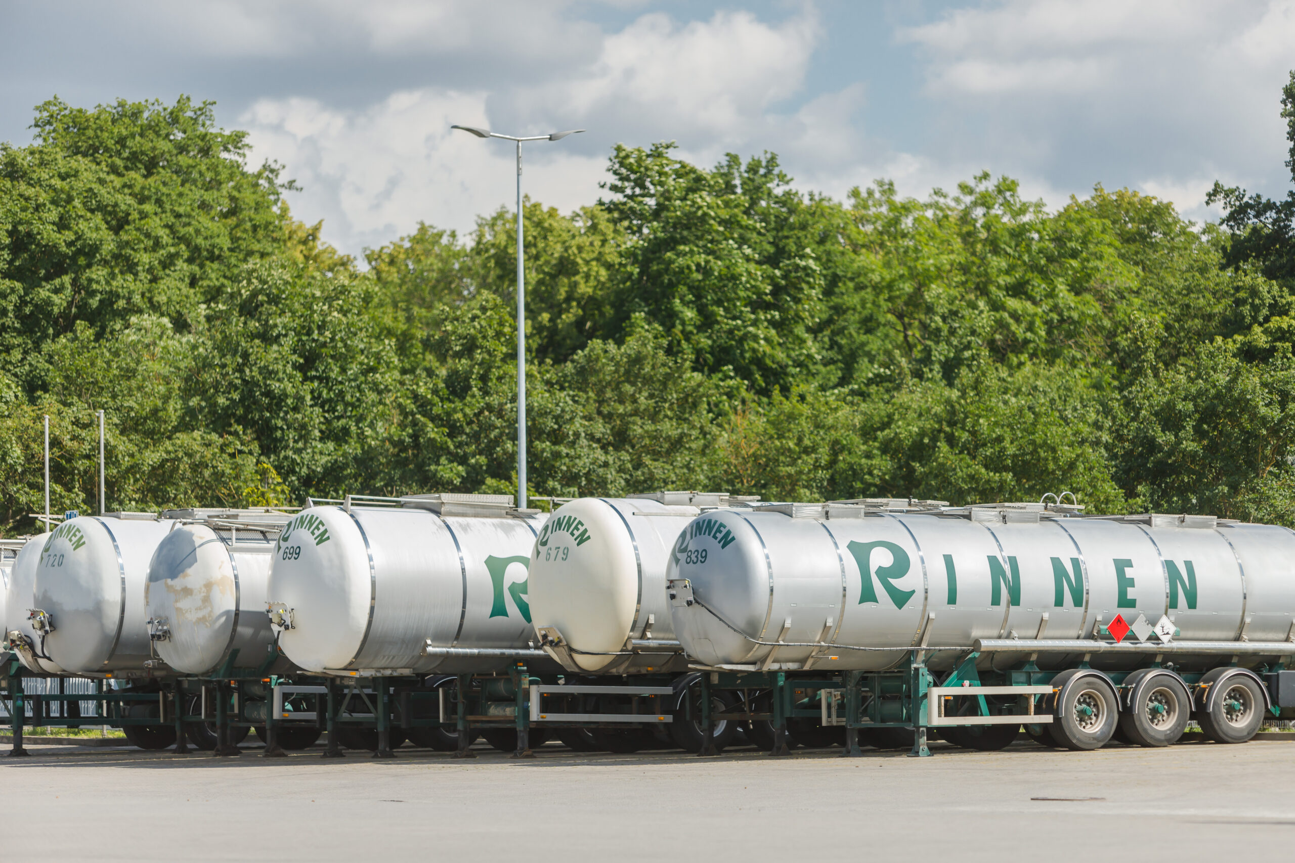 rinnen-depot-container-silber